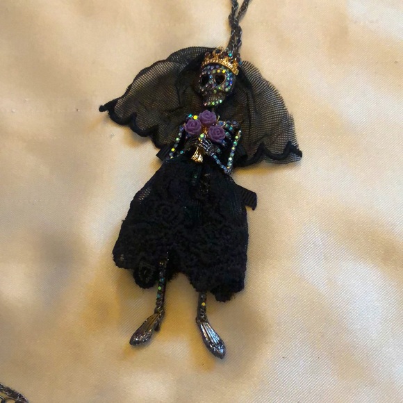Betsey Johnson Hematite Tone Dark Magic Skeleton Bride Pendant Necklace NWT - Picture 2 of 15